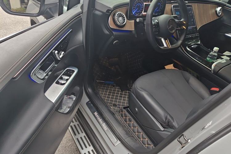 Used Mercedes-Benz EQE SUV 2023 350 4MATIC Pioneer Edition Driver Seat