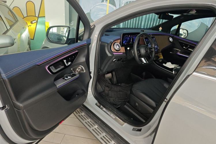 Used Mercedes-Benz EQE SUV 2023 350 4MATIC Luxury Edition Driver Seat