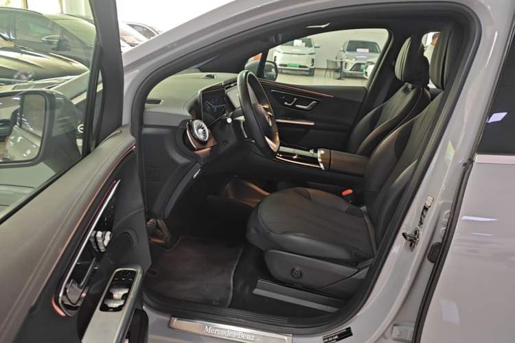 Used Mercedes-Benz EQE SUV 2023 350 4MATIC Pioneer Edition Driver Seat