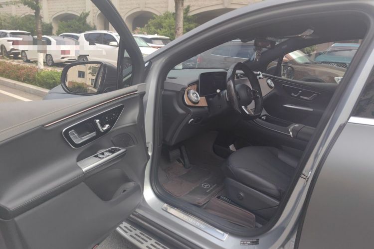 Used Mercedes-Benz EQE SUV 2023 350 4MATIC Pioneer Edition Driver Seat