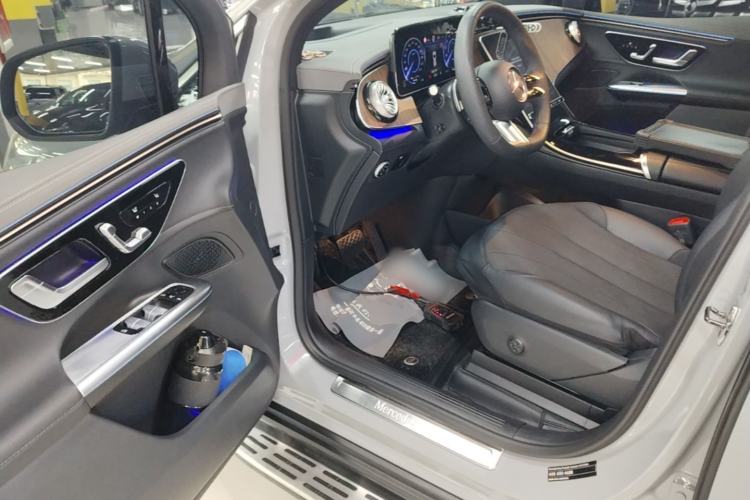 Used Mercedes-Benz EQE SUV 2023 350 4MATIC Luxury Edition Driver Seat