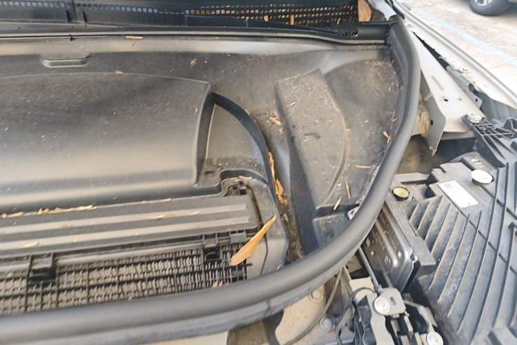 Used Mercedes-Benz EQE SUV 2023 500 4MATIC Special Edition Engine Bay Left
