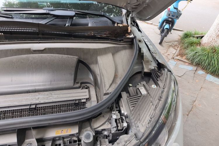 Used Mercedes-Benz EQE SUV 2023 350 4MATIC Pioneer Edition Engine Bay Left