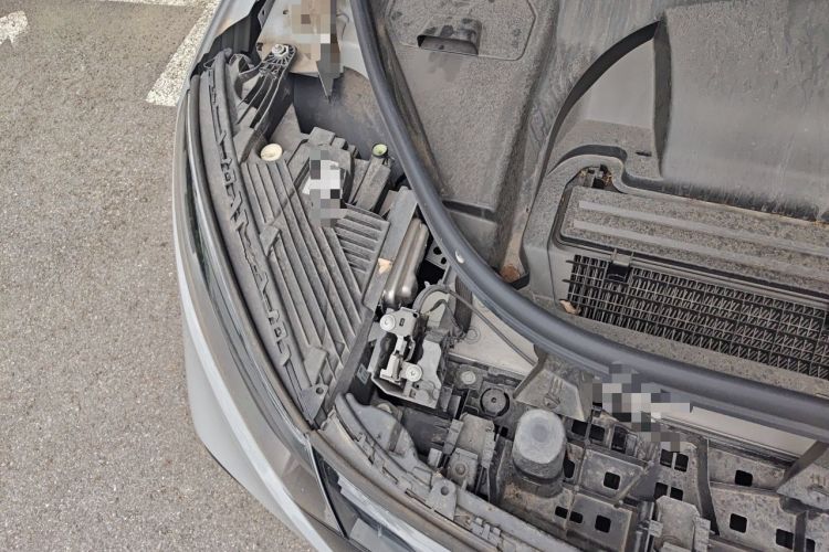 Used Mercedes-Benz EQE SUV 2023 350 4MATIC Pioneer Edition Engine Bay Right