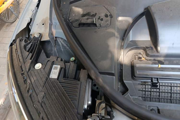 Used Mercedes-Benz EQE SUV 2023 350 4MATIC Pioneer Edition Engine Bay Right