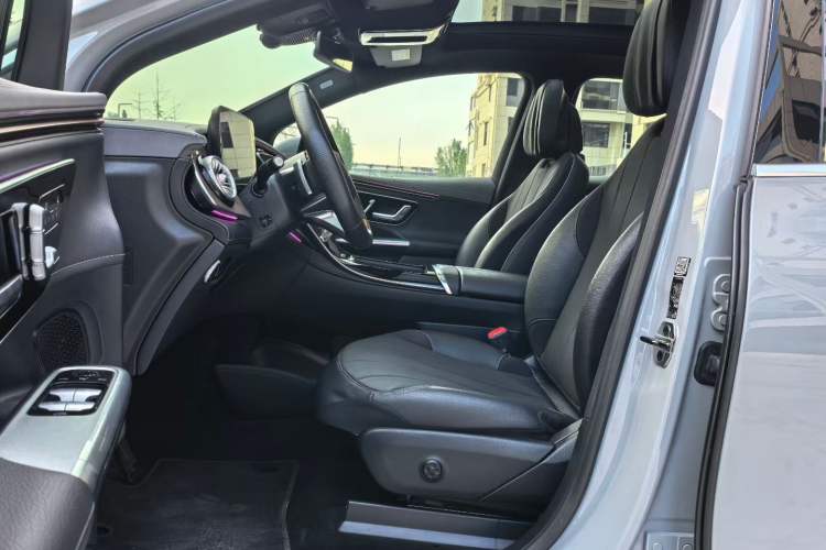 Used Mercedes-Benz EQE SUV 2023 350 4MATIC Pioneer Edition Exterior 3