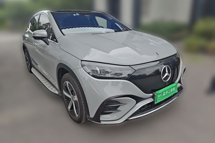 Used Mercedes-Benz EQE SUV 2023 350 4MATIC Pioneer Edition Front Right 45 Deg