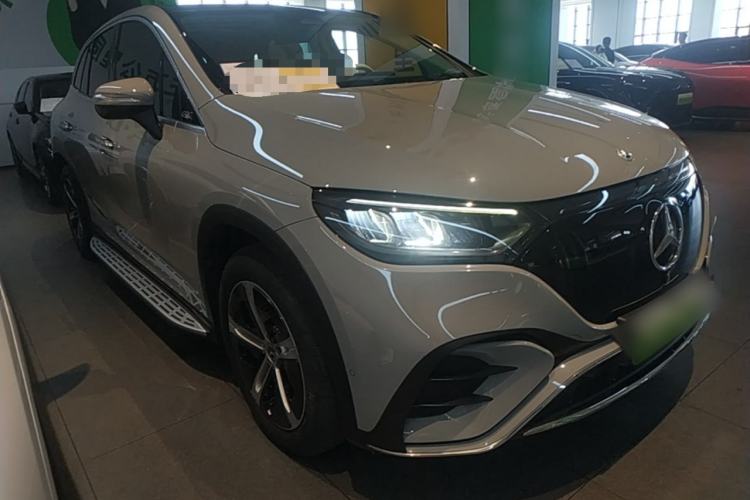 Used Mercedes-Benz EQE SUV 2023 350 4MATIC Pioneer Edition Front Right 45 Deg
