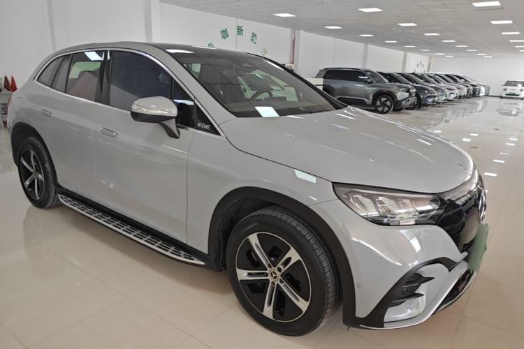 Used Mercedes-Benz EQE SUV 2023 350 4MATIC Pioneer Edition Front Right 45 Deg