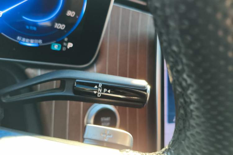 Used Mercedes-Benz EQE SUV 2023 350 4MATIC Luxury Edition Gear Lever