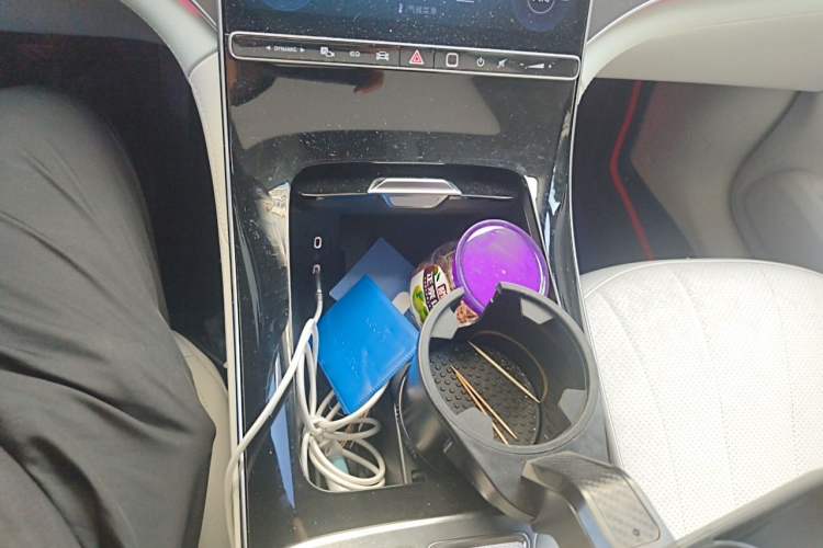 Used Mercedes-Benz EQE SUV 2023 500 4MATIC Special Edition Gear Lever