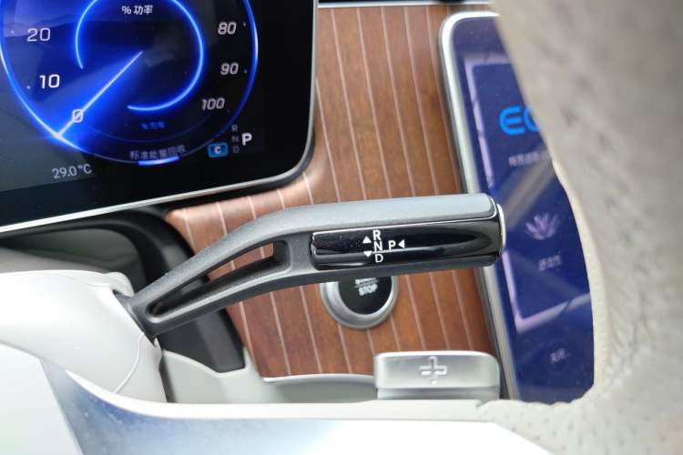 Used Mercedes-Benz EQE SUV 2023 350 4MATIC Luxury Edition Gear Lever