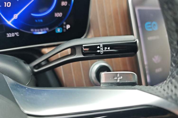 Used Mercedes-Benz EQE SUV 2023 350 4MATIC Pioneer Edition Gear Lever