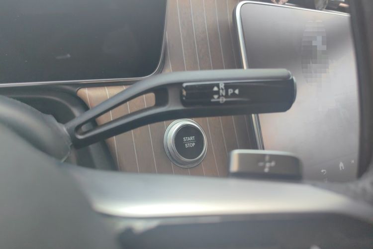 Used Mercedes-Benz EQE SUV 2023 350 4MATIC Pioneer Edition Gear Lever