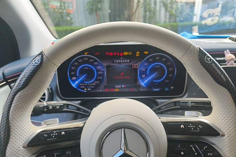 Used Mercedes-Benz EQE SUV 2023 500 4MATIC Special Edition Instrument Cluster