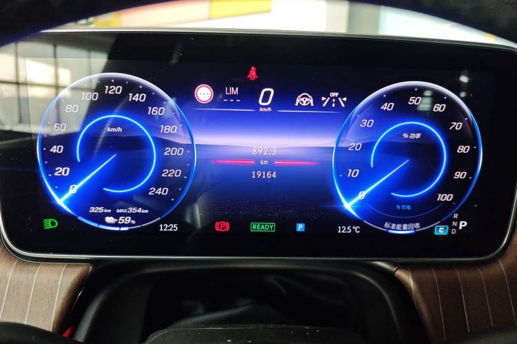 Used Mercedes-Benz EQE SUV 2023 350 4MATIC Luxury Edition Instrument Cluster