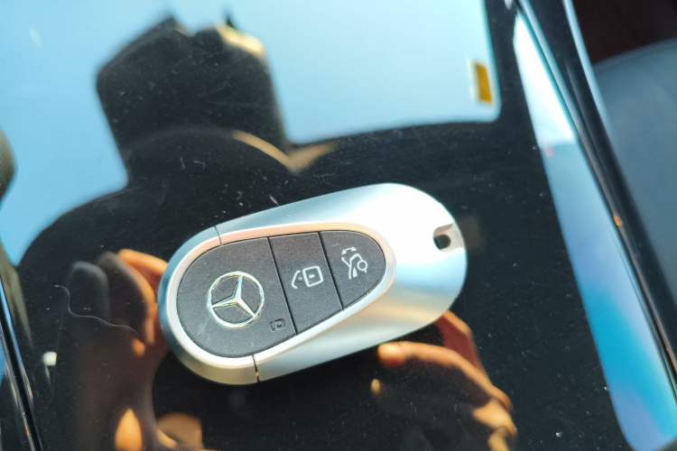 Used Mercedes-Benz EQE SUV 2023 350 4MATIC Luxury Edition Interior 1