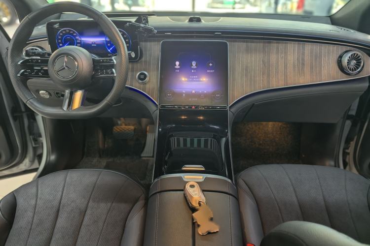 Used Mercedes-Benz EQE SUV 2023 350 4MATIC Luxury Edition Interior 1