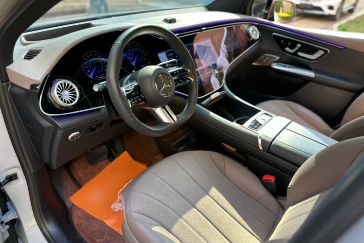 Used Mercedes-Benz EQE SUV 2023 500 4MATIC Interior 12