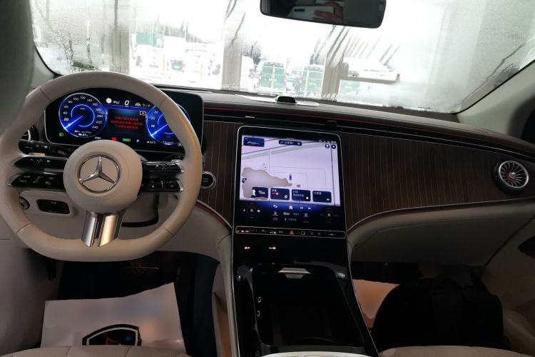 Used Mercedes-Benz EQE SUV 2023 350 4MATIC Luxury Edition Interior 2