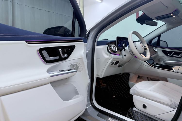 Used Mercedes-Benz EQE SUV 2023 350 4MATIC Luxury Edition Interior 2