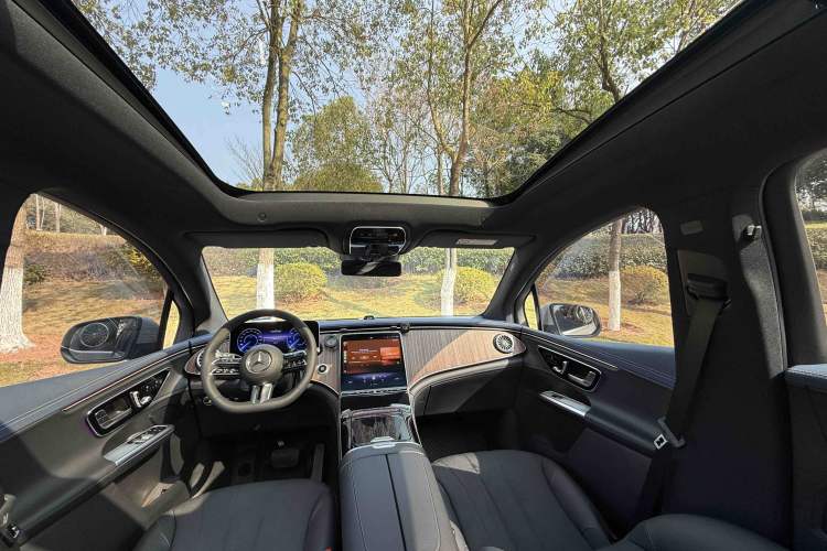Used Mercedes-Benz EQE SUV 2023 350 4MATIC Luxury Edition Interior 2