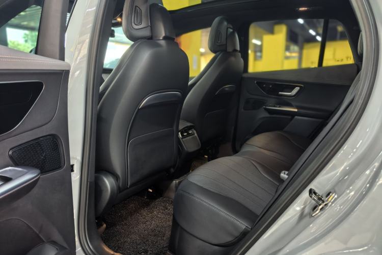 Used Mercedes-Benz EQE SUV 2023 350 4MATIC Luxury Edition Interior 2