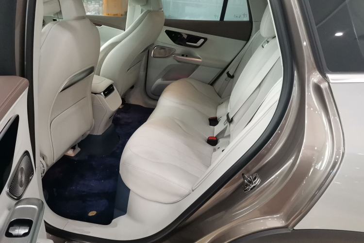 Used Mercedes-Benz EQE SUV 2023 350 4MATIC Luxury Edition Interior 4