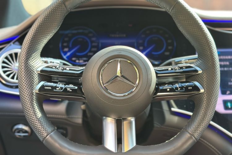 Used Mercedes-Benz EQE SUV 2023 500 4MATIC Interior 6