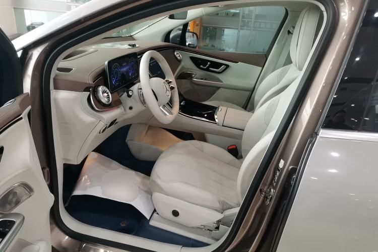Used Mercedes-Benz EQE SUV 2023 350 4MATIC Luxury Edition Left Front Seat