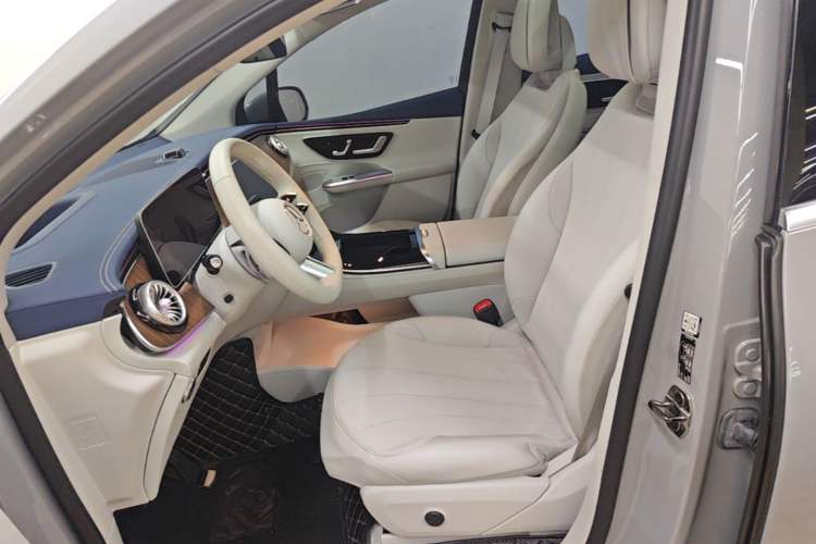 Used Mercedes-Benz EQE SUV 2023 350 4MATIC Luxury Edition Left Front Seat