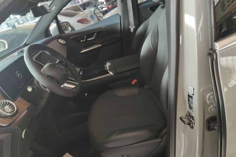 Used Mercedes-Benz EQE SUV 2023 350 4MATIC Luxury Edition Left Front Seat