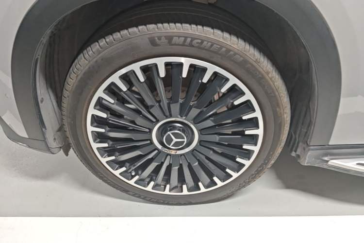 Used Mercedes-Benz EQE SUV 2023 500 4MATIC Left Front Wheel Hub