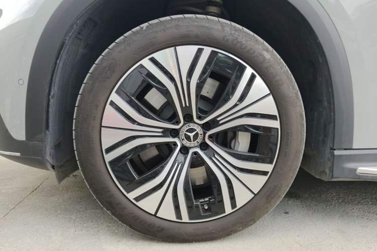 Used Mercedes-Benz EQE SUV 2023 350 4MATIC Luxury Edition Left Front Wheel Hub