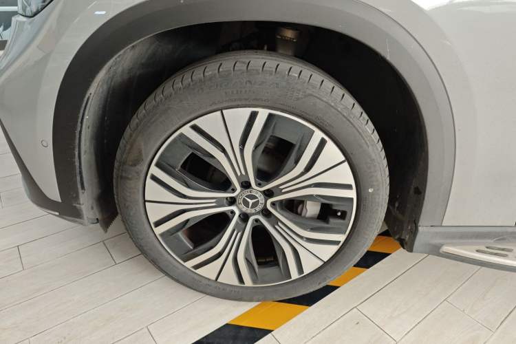 Used Mercedes-Benz EQE SUV 2023 350 4MATIC Luxury Edition Left Front Wheel Hub