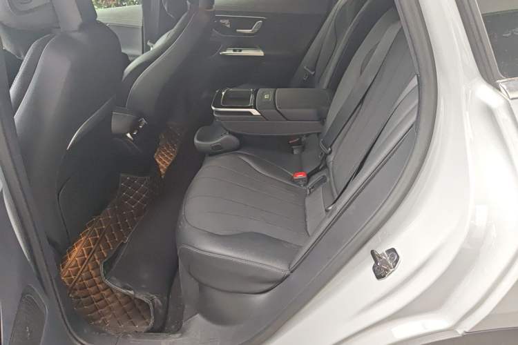Used Mercedes-Benz EQE SUV 2023 350 4MATIC Pioneer Edition Left Rear Seat