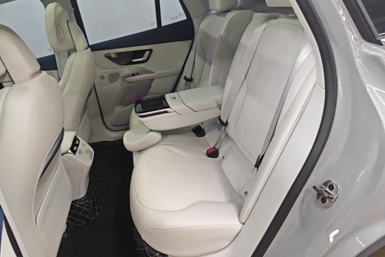 Used Mercedes-Benz EQE SUV 2023 350 4MATIC Luxury Edition Left Rear Seat