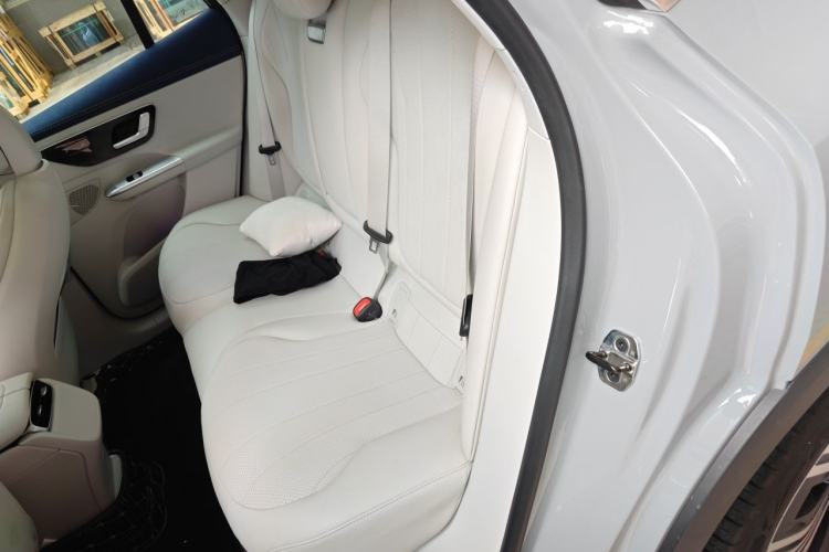 Used Mercedes-Benz EQE SUV 2023 350 4MATIC Luxury Edition Left Rear Seat
