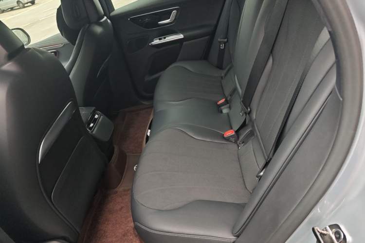 Used Mercedes-Benz EQE SUV 2023 350 4MATIC Pioneer Edition Left Rear Seat