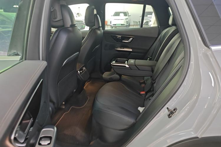 Used Mercedes-Benz EQE SUV 2023 350 4MATIC Pioneer Edition Left Rear Seat
