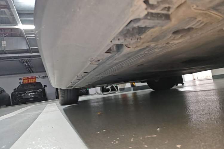 Used Mercedes-Benz EQE SUV 2023 500 4MATIC Left Side Sill
