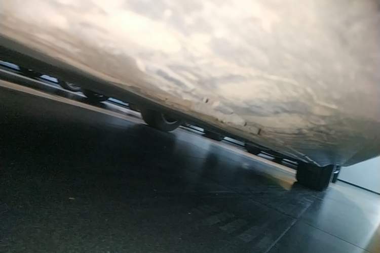 Used Mercedes-Benz EQE SUV 2023 350 4MATIC Pioneer Edition Left Side Sill