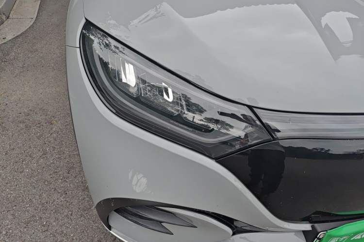Used Mercedes-Benz EQE SUV 2023 350 4MATIC Pioneer Edition Right Front Headlight