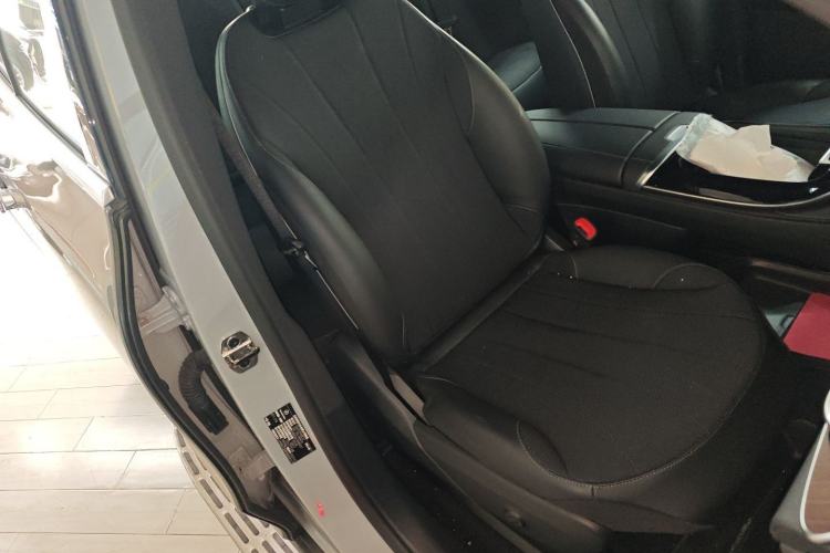 Used Mercedes-Benz EQE SUV 2023 350 4MATIC Luxury Edition Right Front Seat