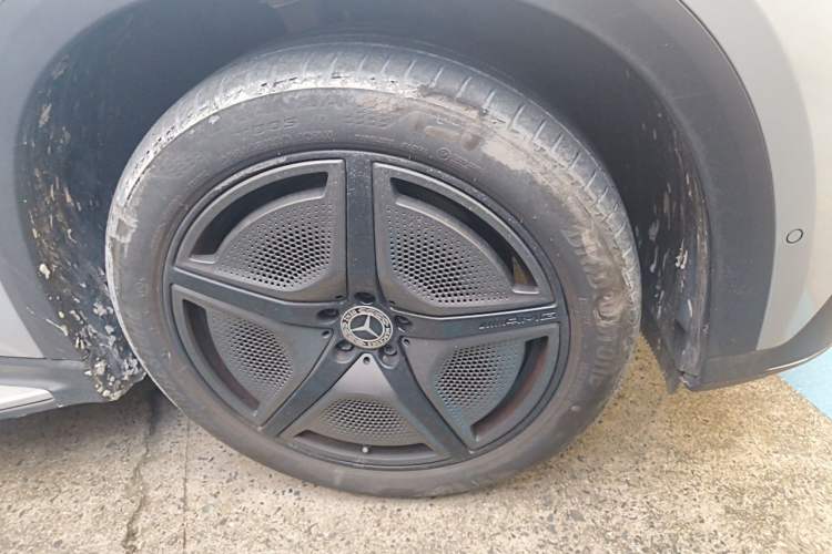 Used Mercedes-Benz EQE SUV 2023 500 4MATIC Special Edition Right Front Wheel Hub