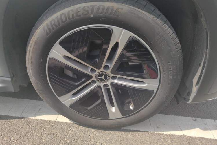 Used Mercedes-Benz EQE SUV 2023 350 4MATIC Pioneer Edition Right Front Wheel Hub