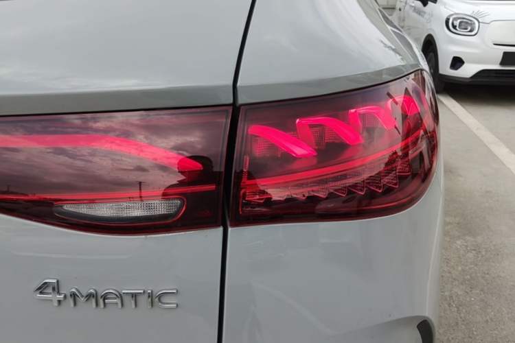 Used Mercedes-Benz EQE SUV 2023 350 4MATIC Luxury Edition Right Rear Taillight