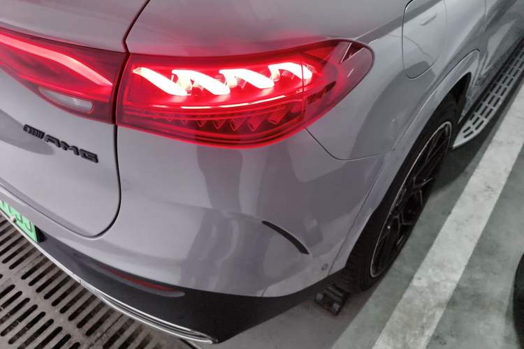 Used Mercedes-Benz EQE SUV 2023 350 4MATIC Pioneer Edition Right Rear Taillight