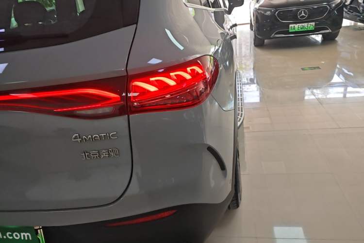 Used Mercedes-Benz EQE SUV 2023 350 4MATIC Pioneer Edition Right Rear Taillight
