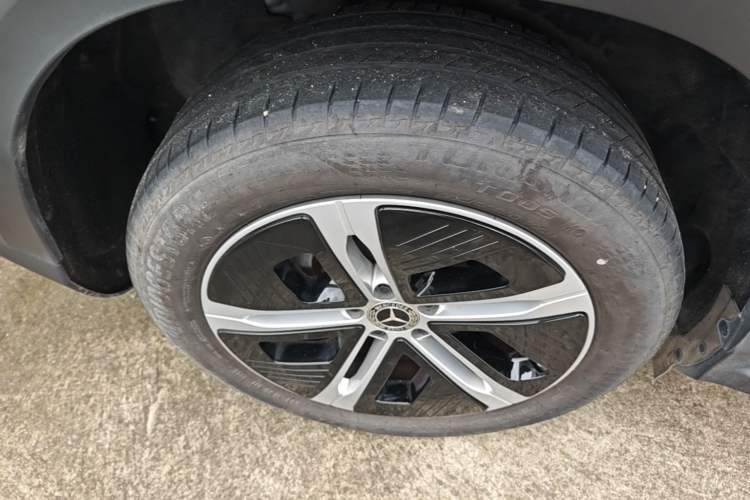 Used Mercedes-Benz EQE SUV 2023 350 4MATIC Pioneer Edition Right Rear Wheel Hub